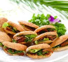 Stuffed flatbread with fried chicken