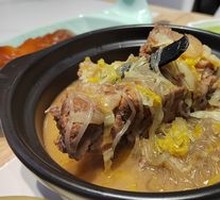 Braised Pork Spine with Sour Cabbage