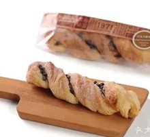 Chocolate Flavor Pastry Roll