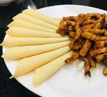 Beijing-style Shredded Pork in Soy Sauce