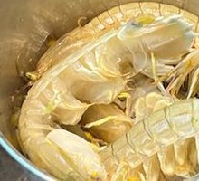 Peeled shrimp