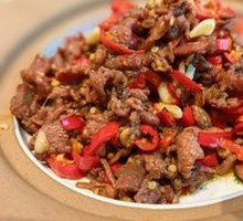 Stir-Fried Beef with Yellow Onion