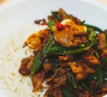 Stir-fried Pork with Long Green Chili and Rice Noodles
