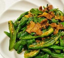 Stir-Fried Beef with Yellow Onion