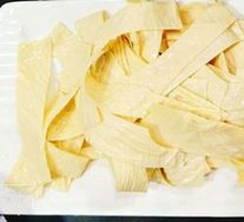 Oil-soaked tofu skin