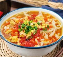 Tomato and Egg Knife-Pressed Noodles