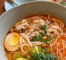 Sour Soup Meatballs with Rice Noodles