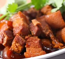 Braised Pork with Quail Eggs