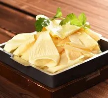 Oil-soaked tofu skin