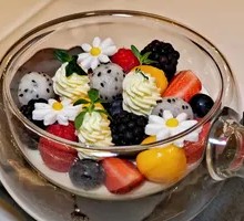 Vanilla Panna Cotta with Seasonal Fruits 2
