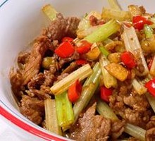 Stir-Fried Beef with Yellow Onion