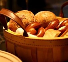 Natural Yeast Bread Basket with Handmade Yogurt Sauce