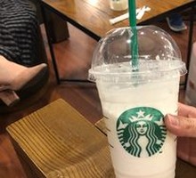 Vanilla Iced Latte Matcha Iced Latte