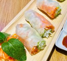 Avocado and Shrimp Spring Rolls