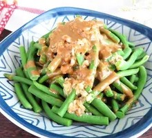 Tossed Green Beans with Sesame Sauce