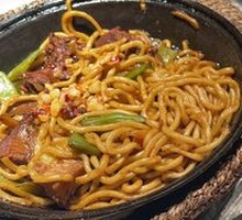 Braised Noodles with Chicken and Green Beans