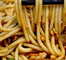 Stir-Fried Rice Noodles with Pork and Green Pepper