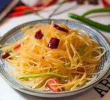 Spicy Stir-Fried Potato Noodles with Sauce