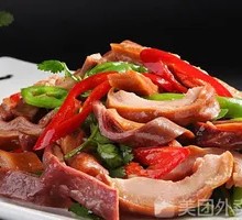 Braised Pork Intestines with Garlic