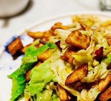 Nang Stir-Fried Cabbage