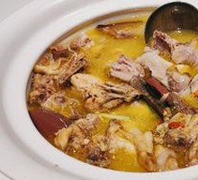 Braised Black Chicken with Yellow Sauce