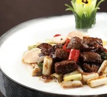 Scallion Stir-Fried Beef Cubes