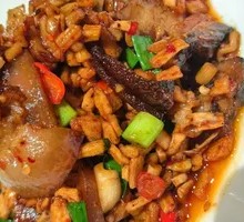 Braised Radish with Preserved Pork