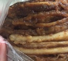 Flower-shaped steamed bun