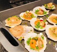 Steamed Scallops with Rice Noodles