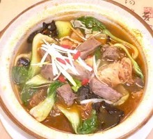 Braised Beef Noodles in Clay Pot
