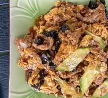 Sour Stir-Fried Egg with Wood Ear Mushrooms