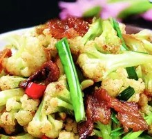 Spicy Stir-Fried Organic Cauliflower
