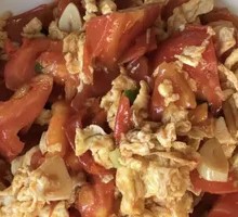 Scrambled Eggs with Tomatoes