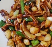 Braised Pork Intestines with Garlic