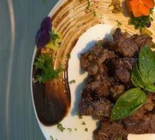 Italian Herb-Crusted Eye Fillet