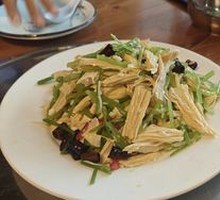 Celery with Yellow Skin Tofu Shreds