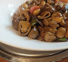 Braised Straw Mushrooms with Garlic