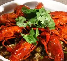Stir-Fried Lobster with Noodles