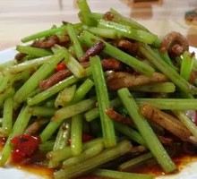 Stir-Fried Pork with Celery