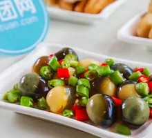 Spicy Pepper with Preserved Egg