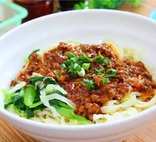 Soul-Stealing Fried Sauce Noodles