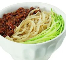 Meat丁 Fried Noodles with Sauce