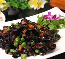 Stir-Fried Black Wood Ear Mushrooms