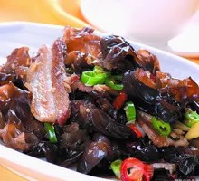 Stir-Fried Black Wood Ear Mushrooms