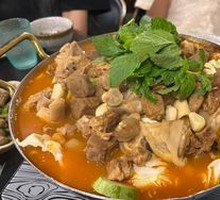 Guizhou Red Sour Soup Beef Shank and Pig Trotter Hot Pot
