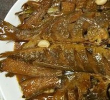 Whole Fish Steamed in One Pot