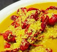 Garlic Butter Crawfish in Golden Soup