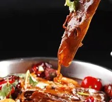 Braised Duck Head in Small Pot