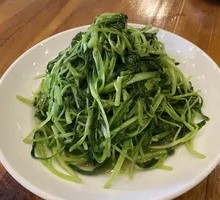 Stir-fried Chicken Grass