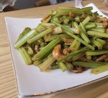 Stir-fried celery with pork
